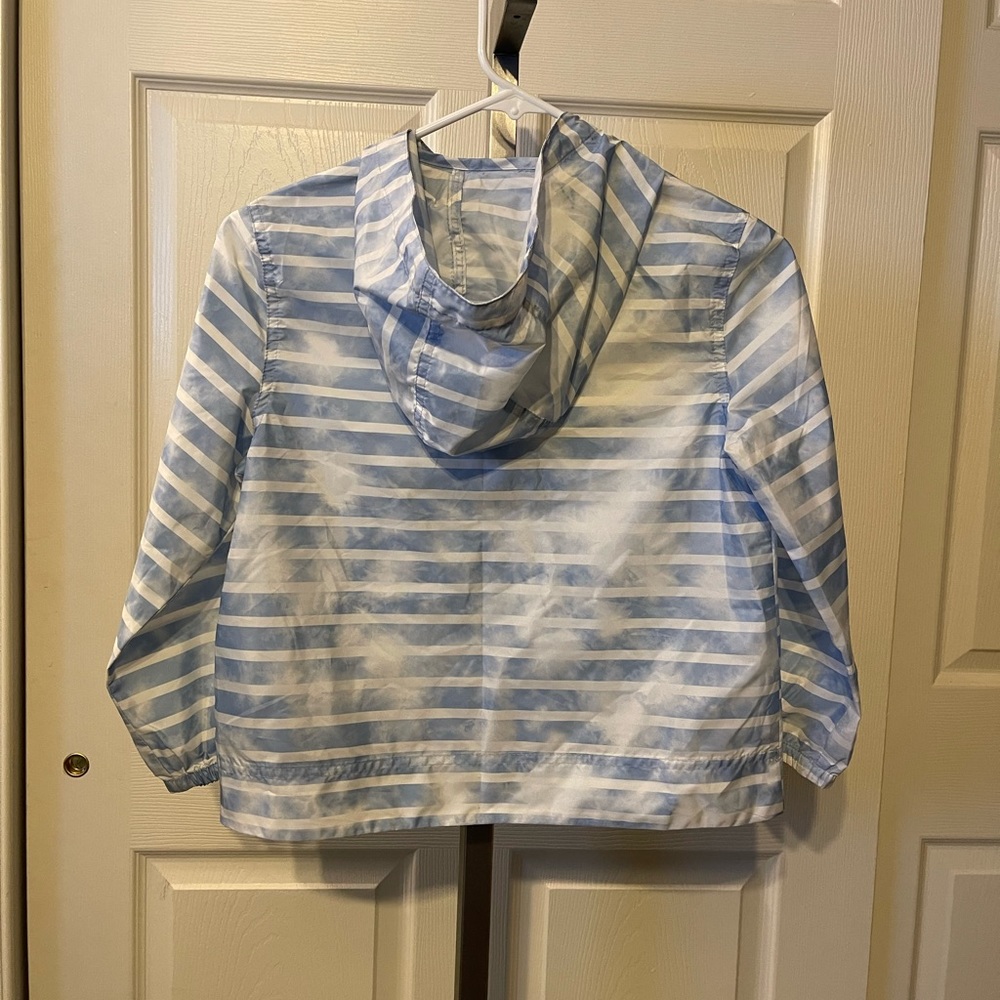 Gap size small raincoat with hood, NWOT size small. - Picture 5 of 9